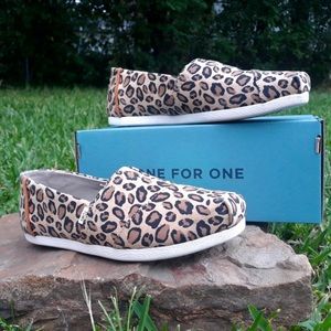 Birch Leopard Print Women’s Classic TOMS